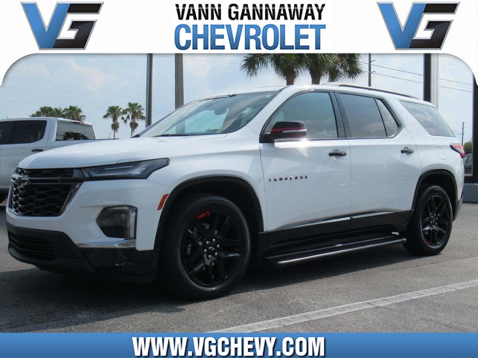Used 2023 Chevrolet Traverse Premier w/ Redline Edition FWD image 1