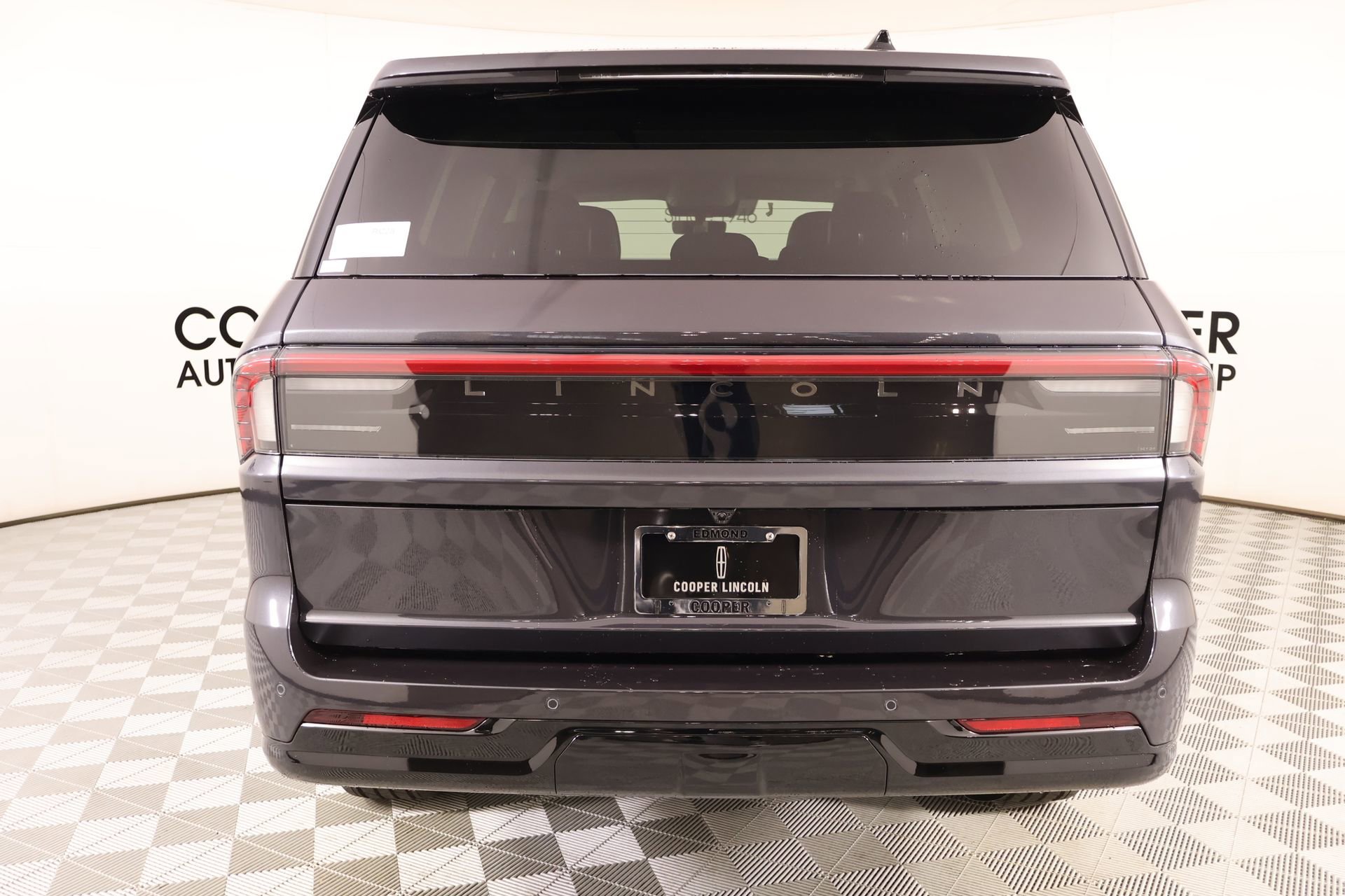 New 2026 Lincoln Navigator Premiere AWD/4WD image 22