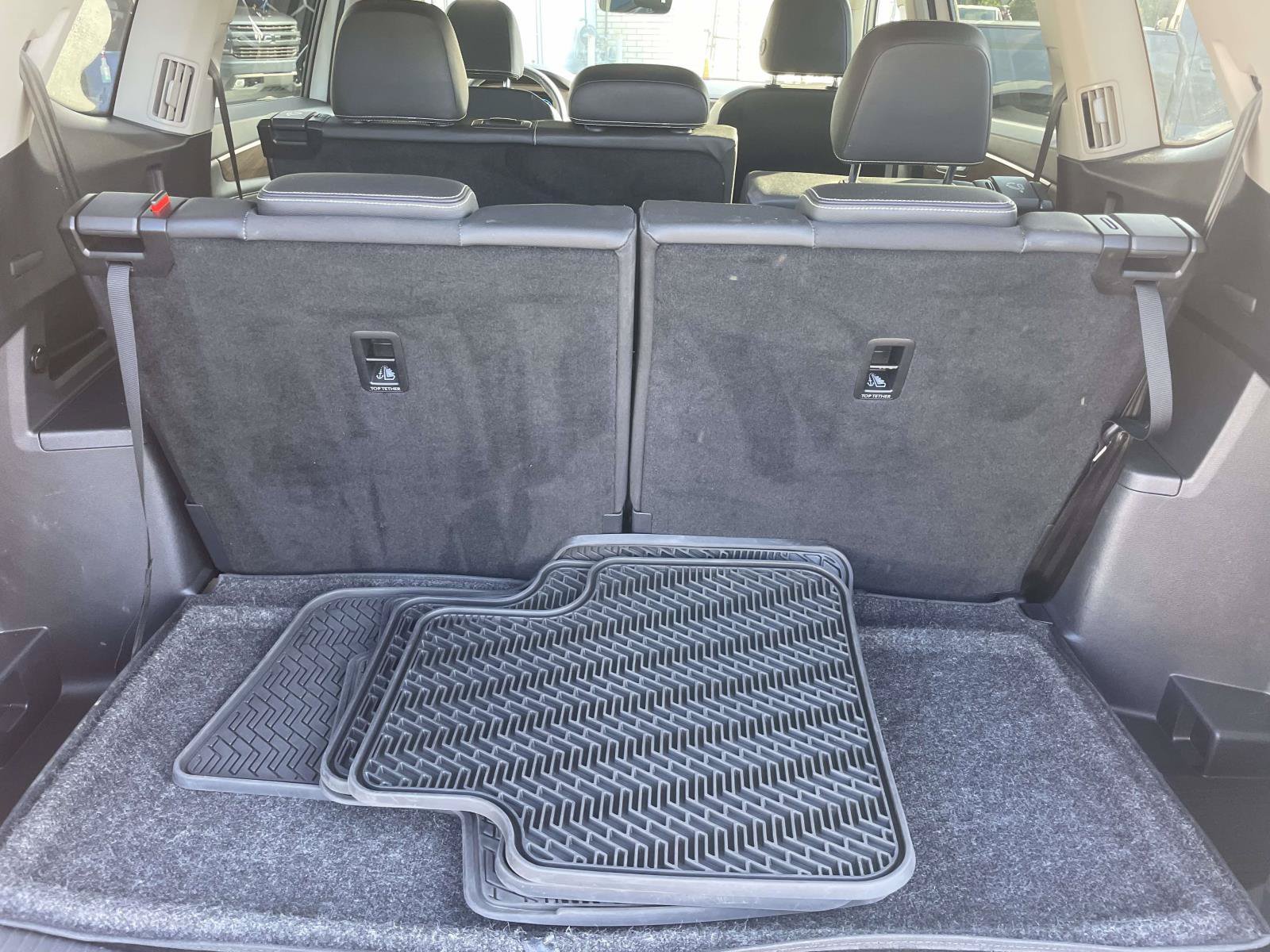 Used 2025 Volkswagen Atlas SE FWD image 9