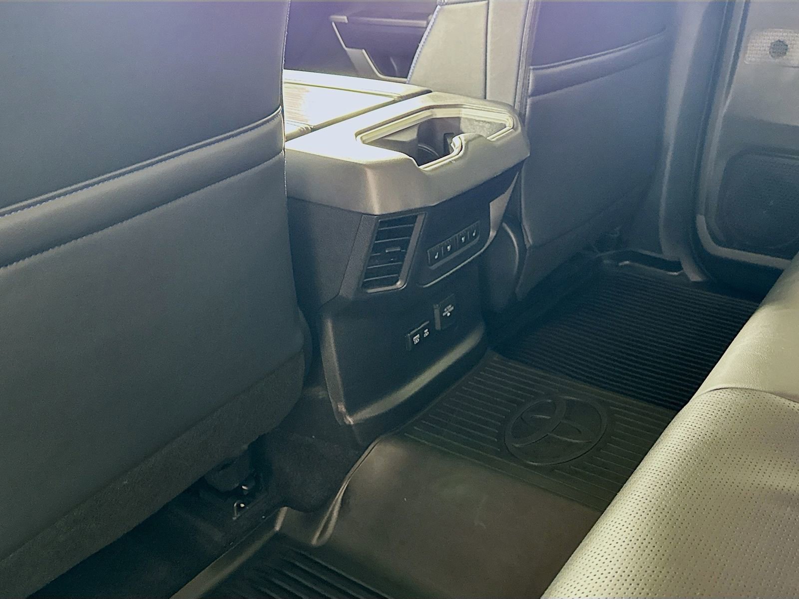 Used 2025 Toyota Tundra Platinum image 22