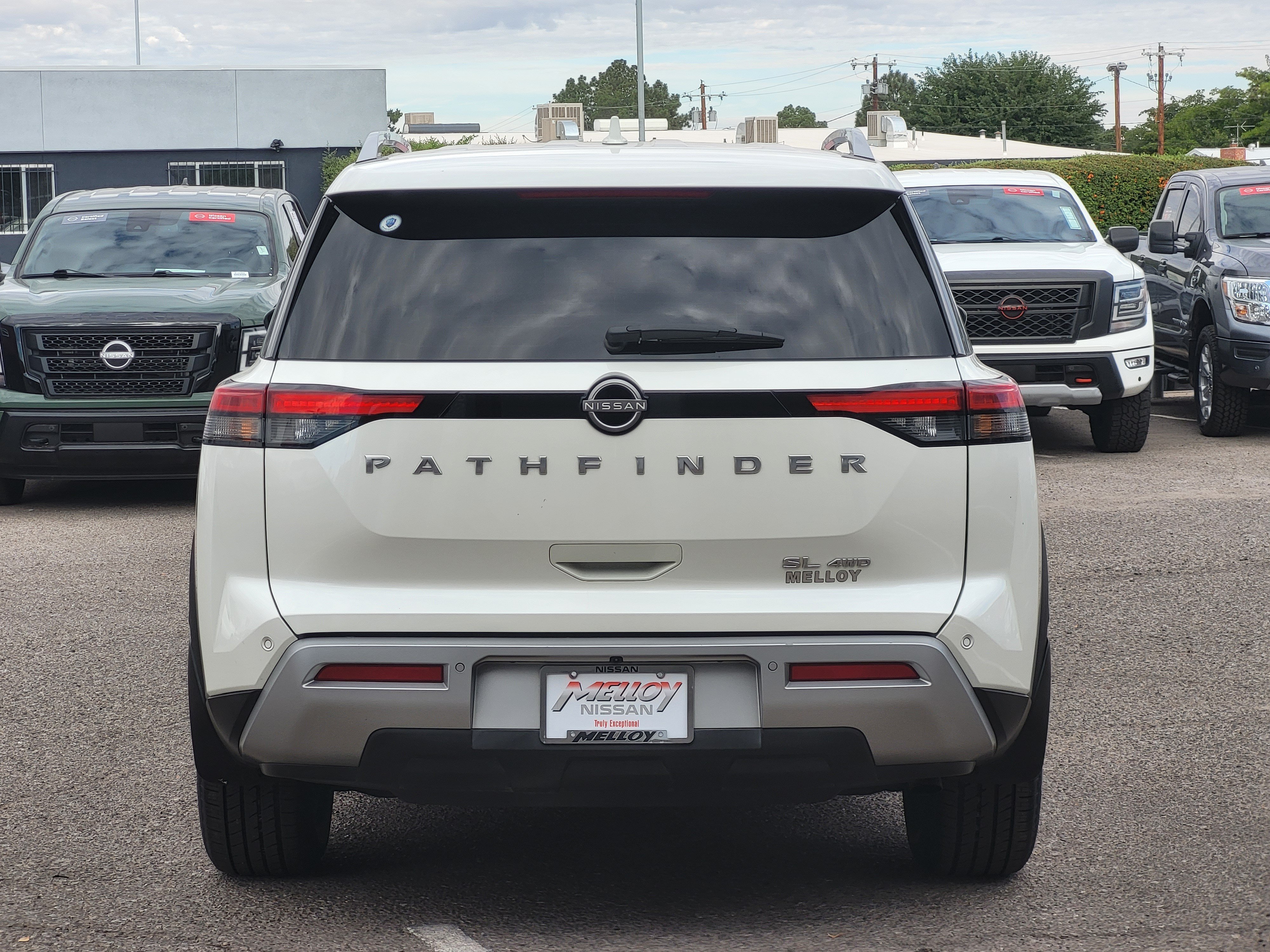 Certified 2023 Nissan Pathfinder SL AWD/4WD image 4