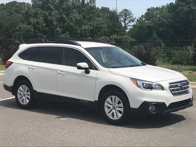Used 2017 Subaru Outback 2.5i Premium AWD/4WD image 2