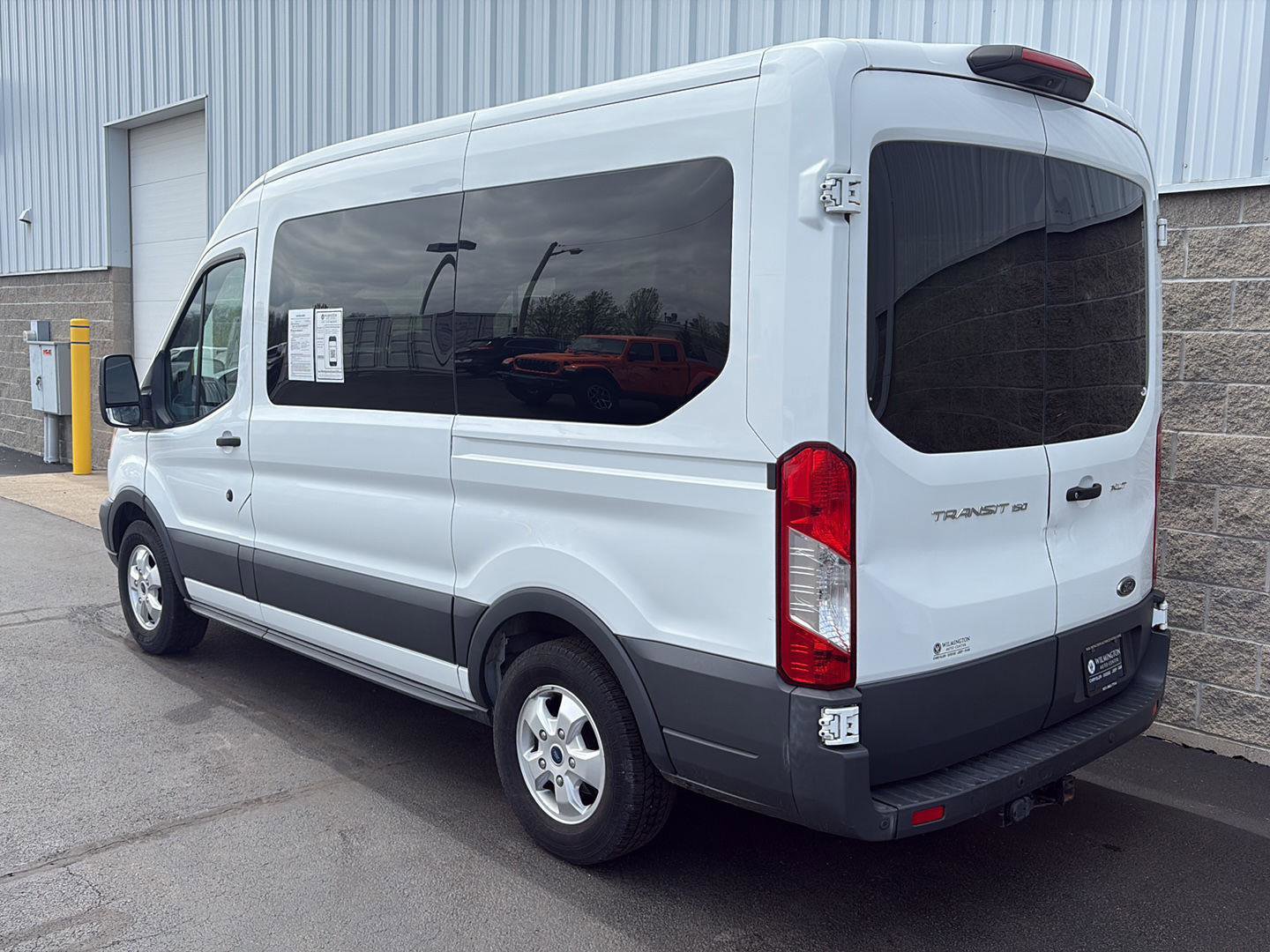 Used 2018 Ford Transit 150 XLT image 34