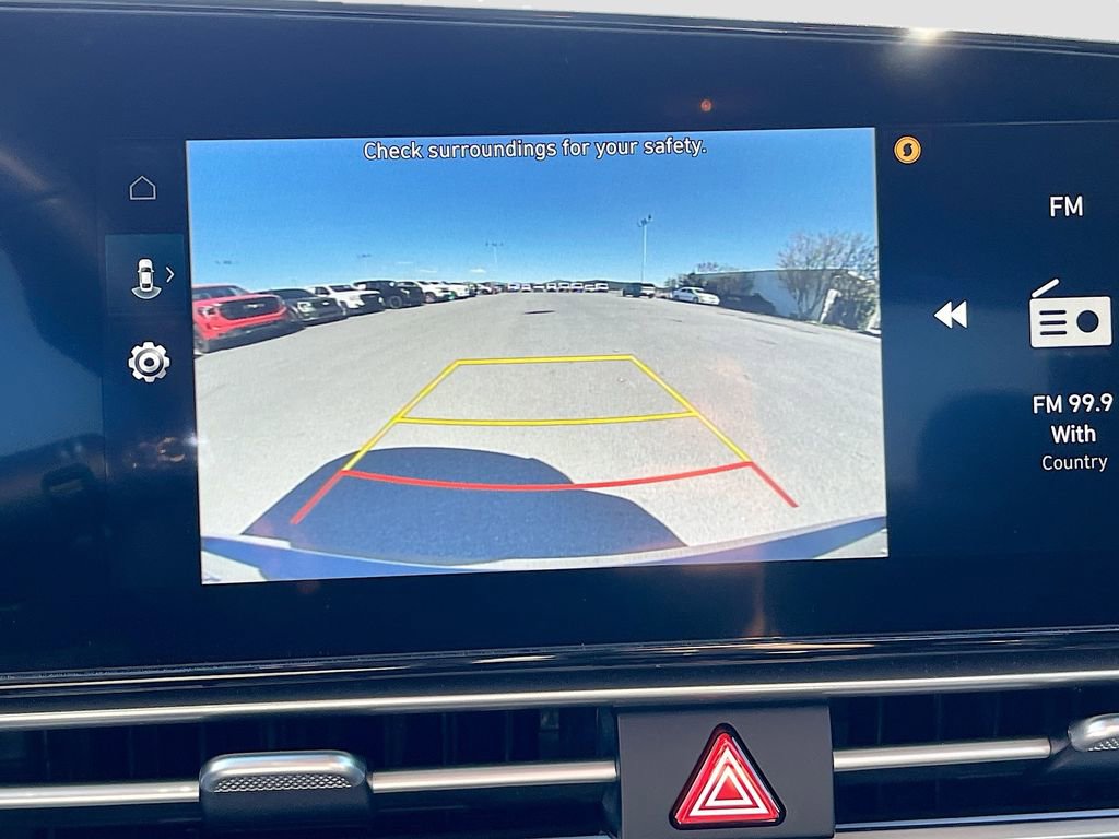 Used 2025 Hyundai Elantra Limited FWD image 14