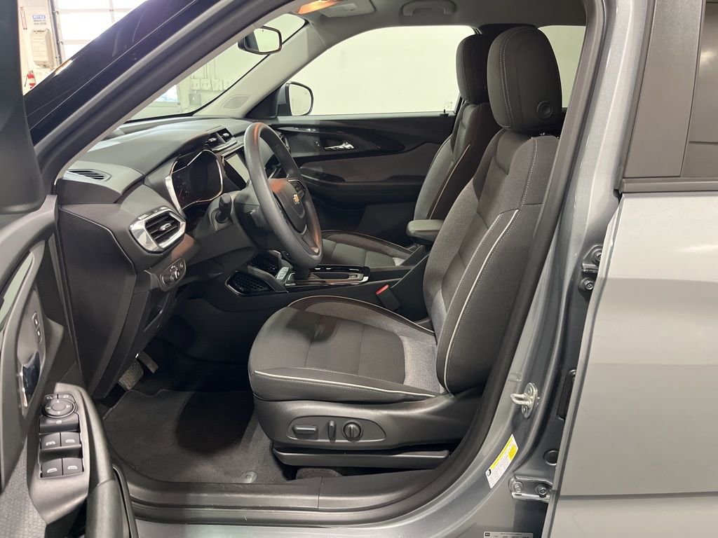 Certified 2023 Chevrolet TrailBlazer LT w/ Convenience Package image 38