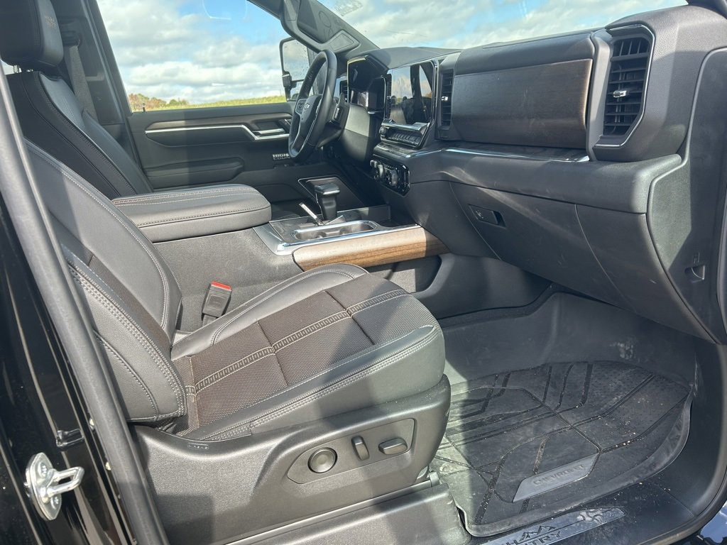 Used 2025 Chevrolet Silverado 1500 High Country w/ High Country Premium Package image 12