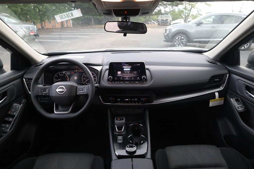 New 2026 Nissan Rogue SV w/ Cold Weather Package AWD/4WD image 7