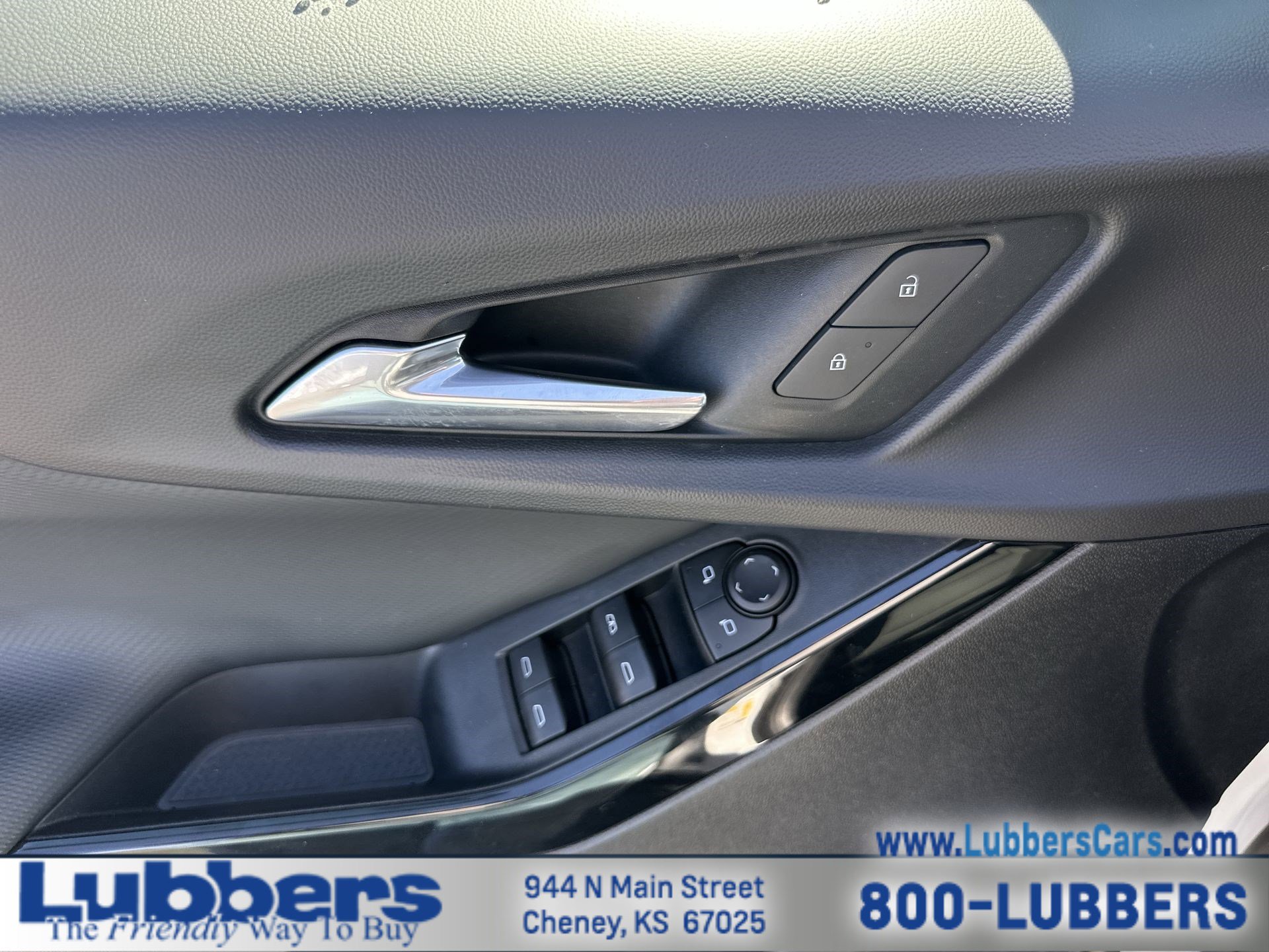 Used 2025 Chevrolet Equinox LT AWD/4WD image 12