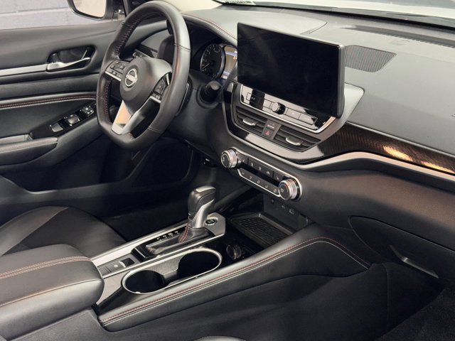 Used 2023 Nissan Altima 2.5 SR w/ SR Premium Package image 12