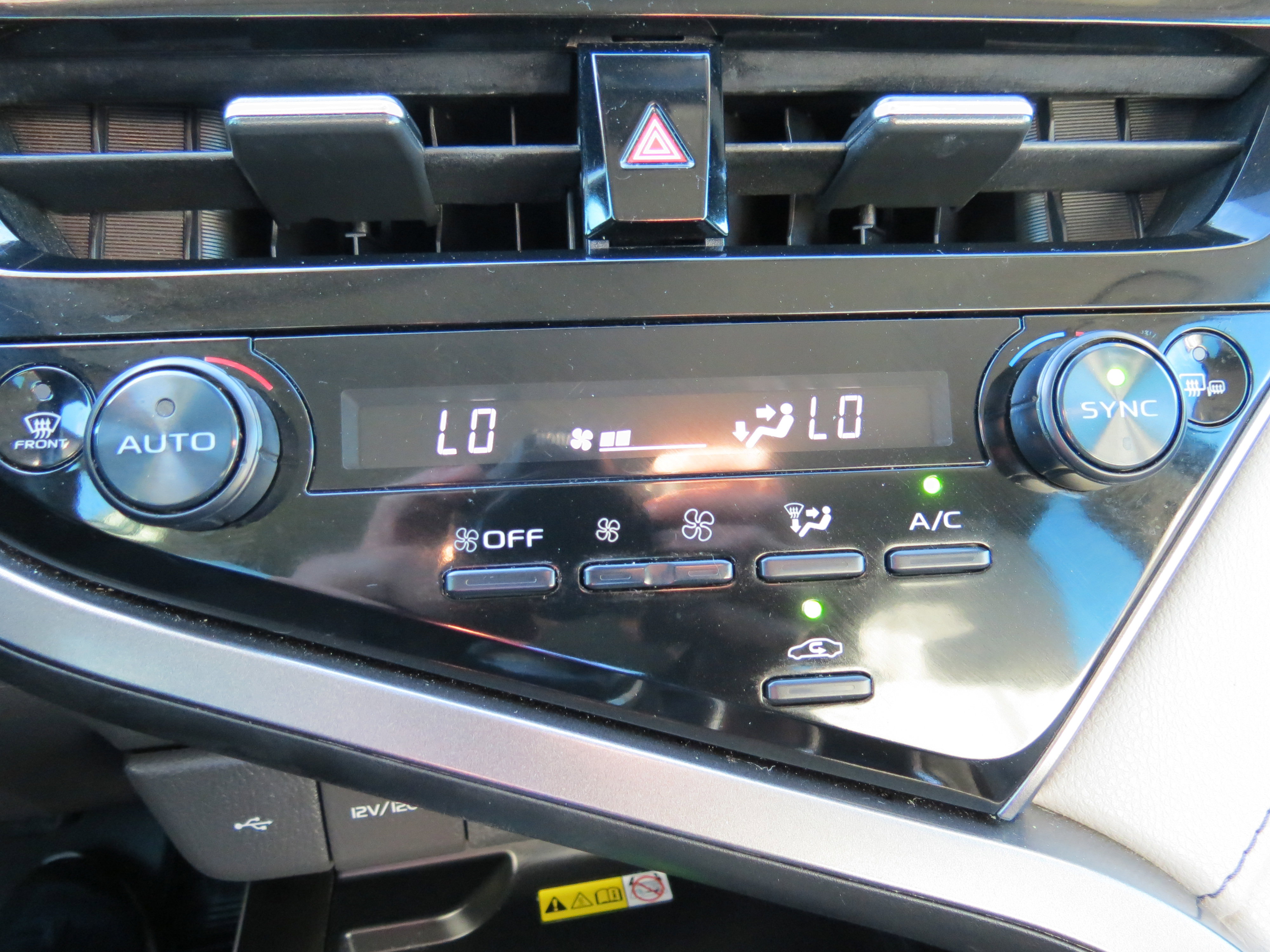 Used 2022 Toyota Camry XLE image 16