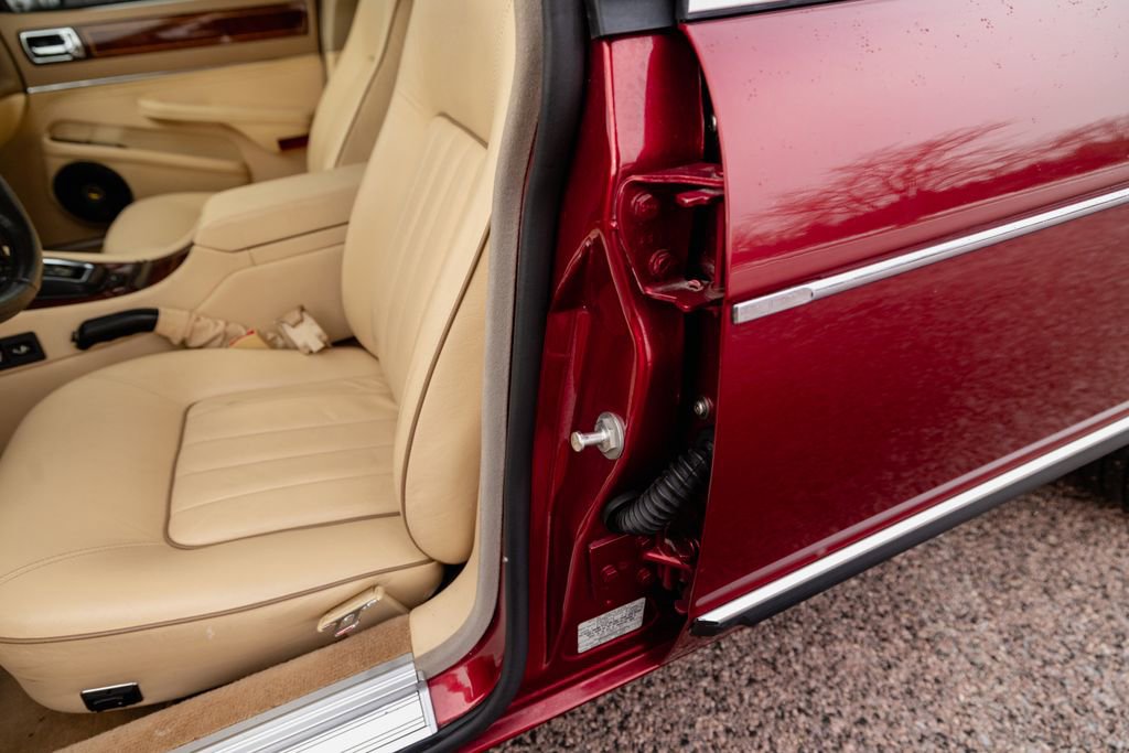 Used 1992 Jaguar XJ Vanden Plas image 98