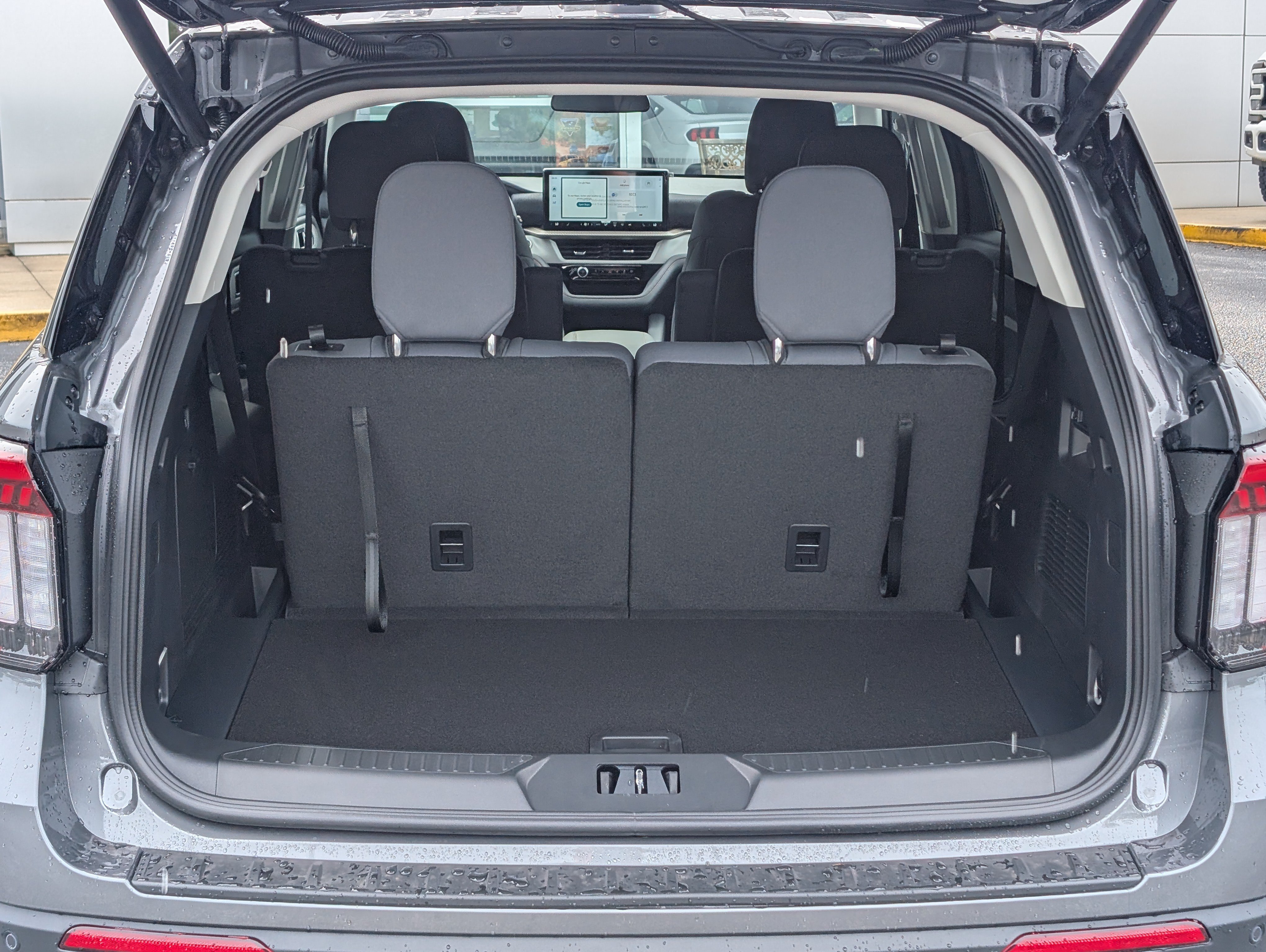 New 2026 Ford Explorer Active RWD image 11