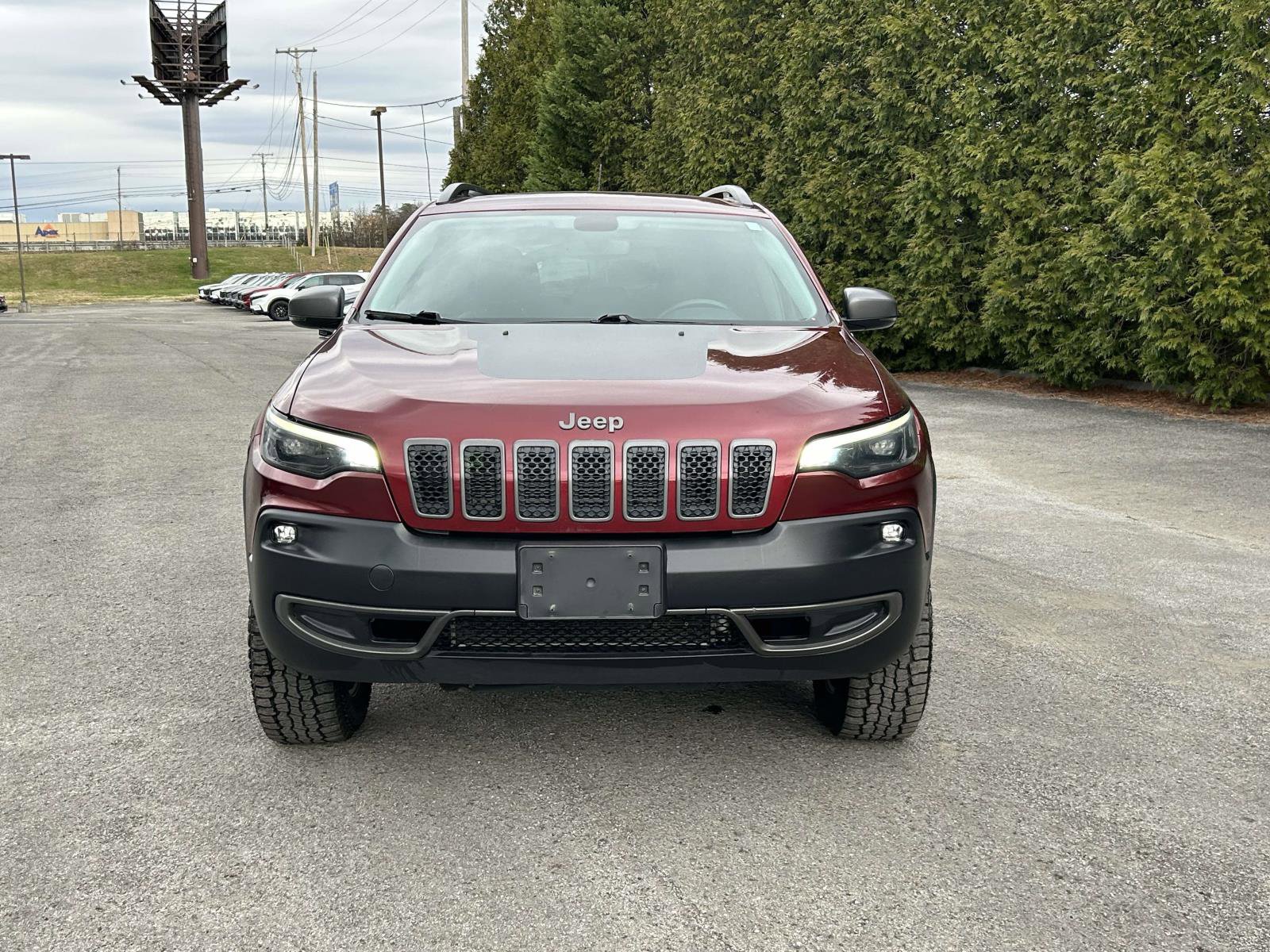 Used 2019 Jeep Cherokee Trailhawk w/ Cold Weather Group AWD/4WD image 8