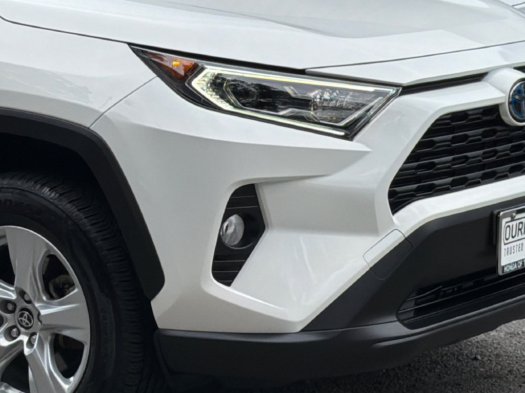 Used 2021 Toyota RAV4 XLE w/ Convenience Package AWD/4WD image 5