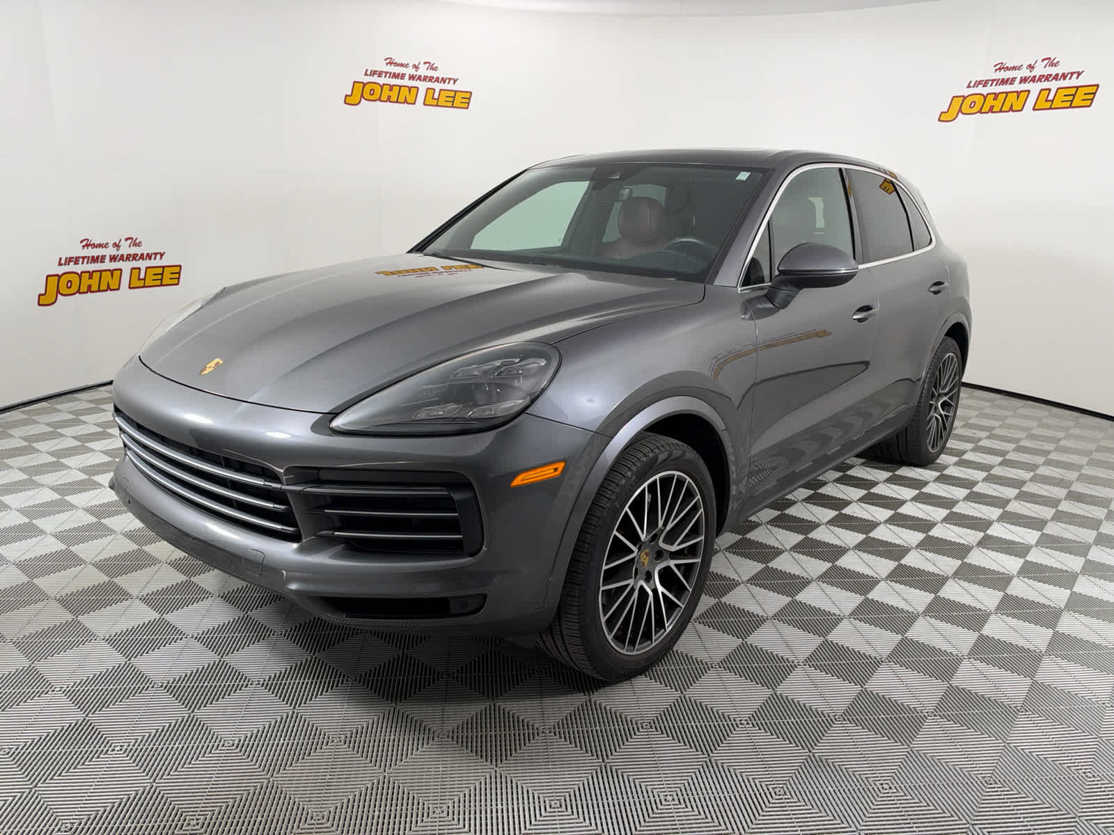 Used 2019 Porsche Cayenne AWD/4WD image 1