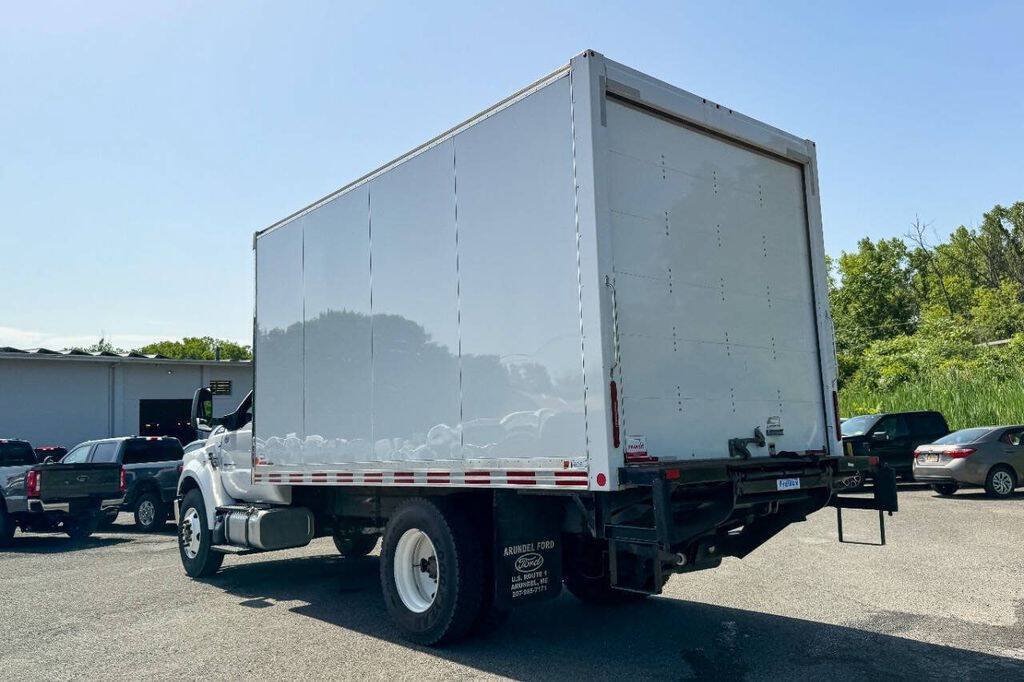 Used 2022 Ford F650 2WD Regular Cab Super Duty image 5