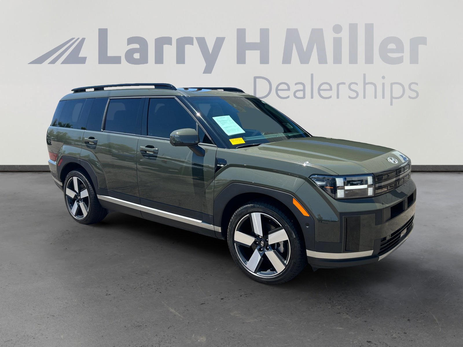 Used 2025 Hyundai Santa Fe Limited AWD/4WD image 8