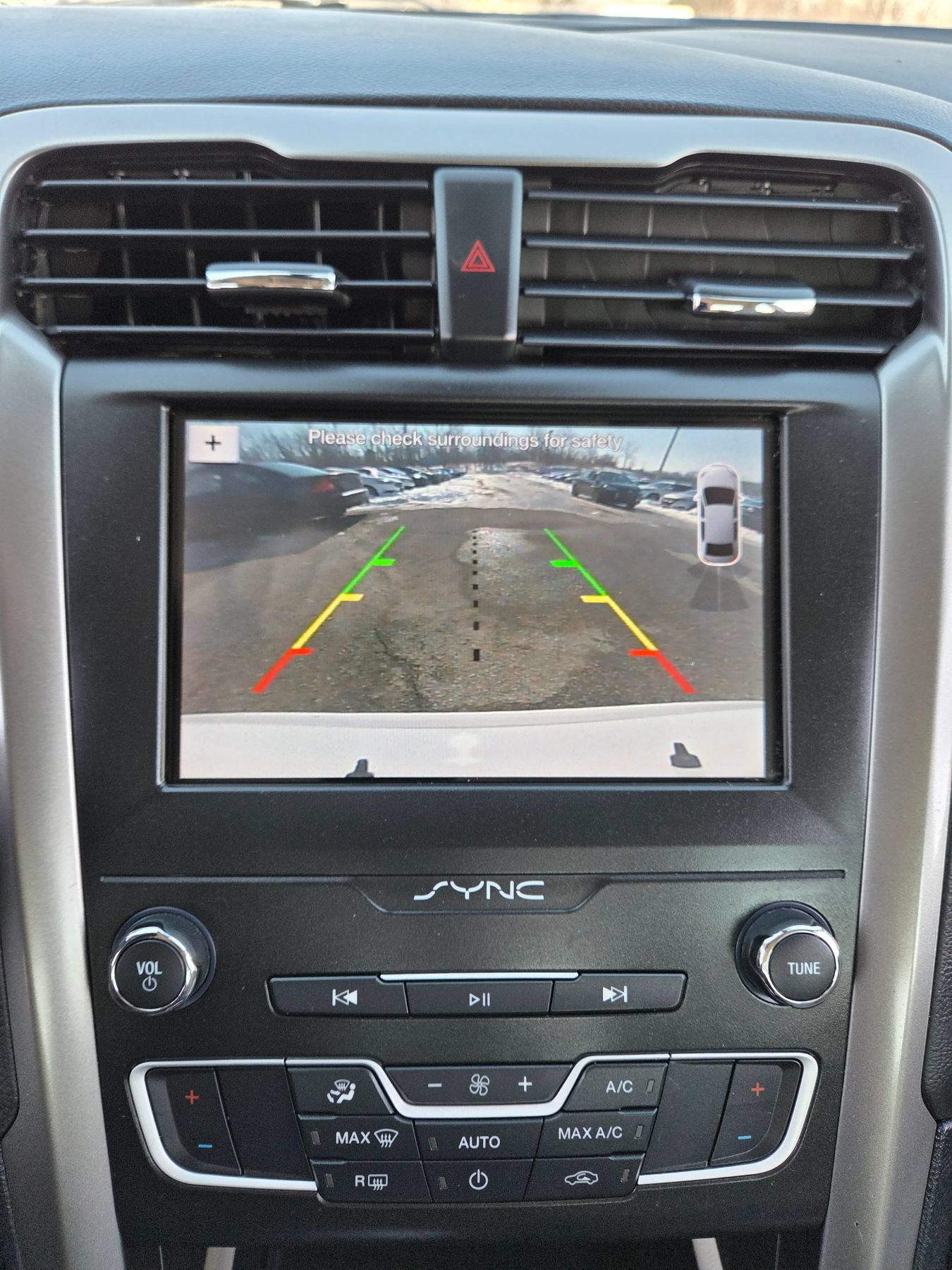Used 2019 Ford Fusion SE FWD image 10
