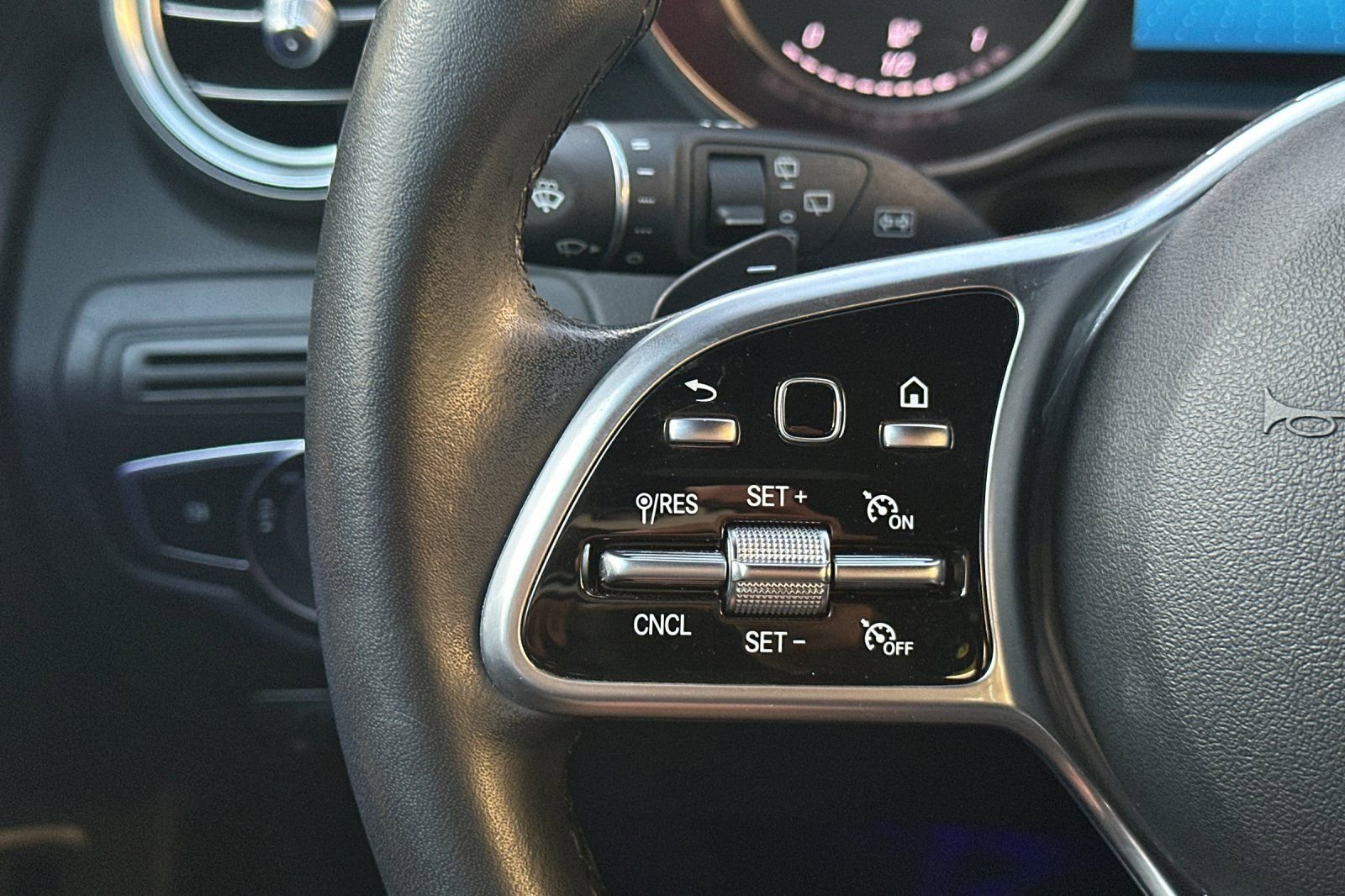 Certified 2022 Mercedes-Benz GLC 300 image 28