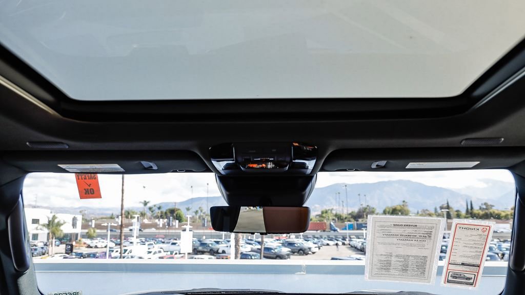 Used 2025 Lexus GX 550 w/ Cold Area Package AWD/4WD image 19