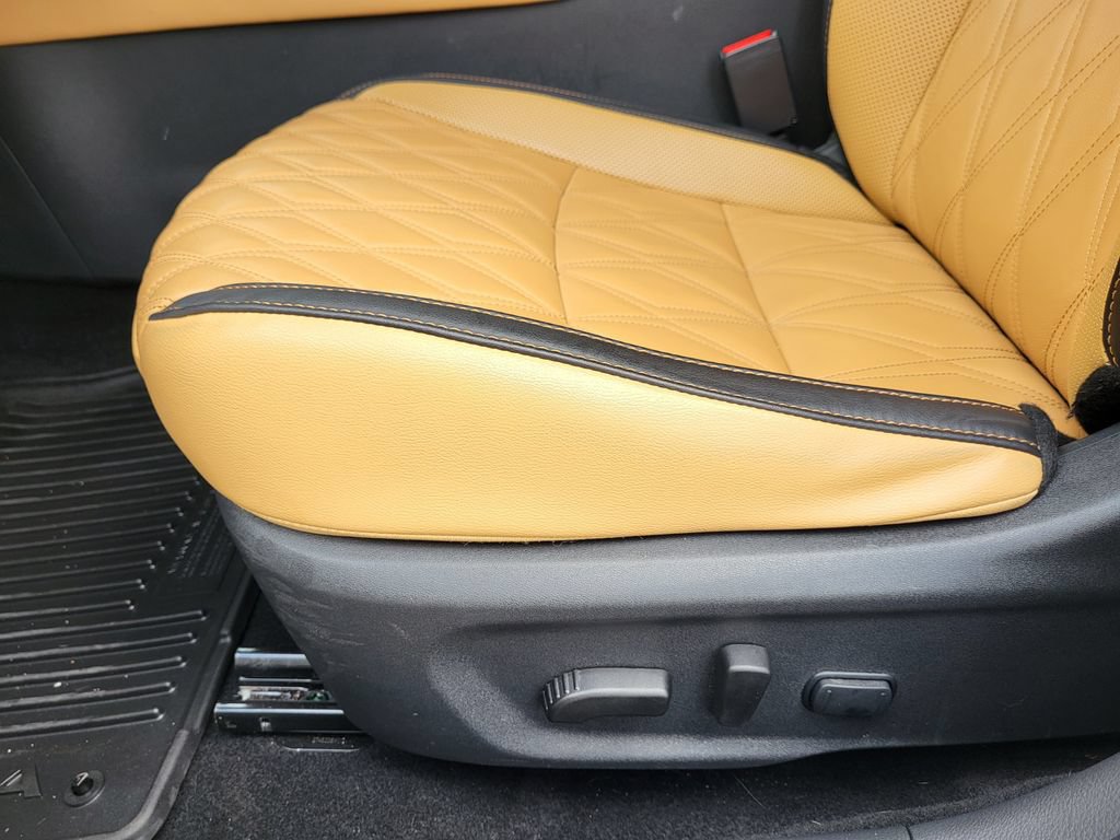 Used 2023 Nissan Sentra SV w/ SV Premium Package FWD image 24