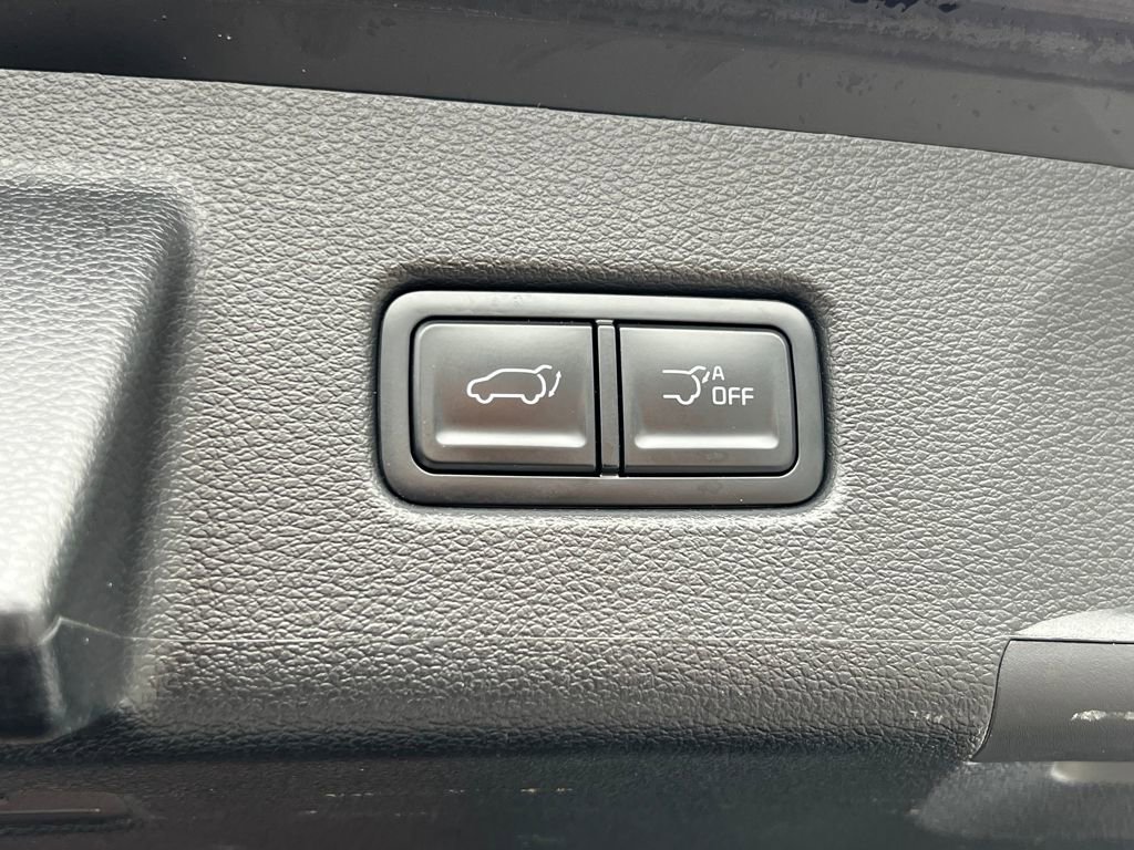 Used 2025 Kia Telluride S image 16