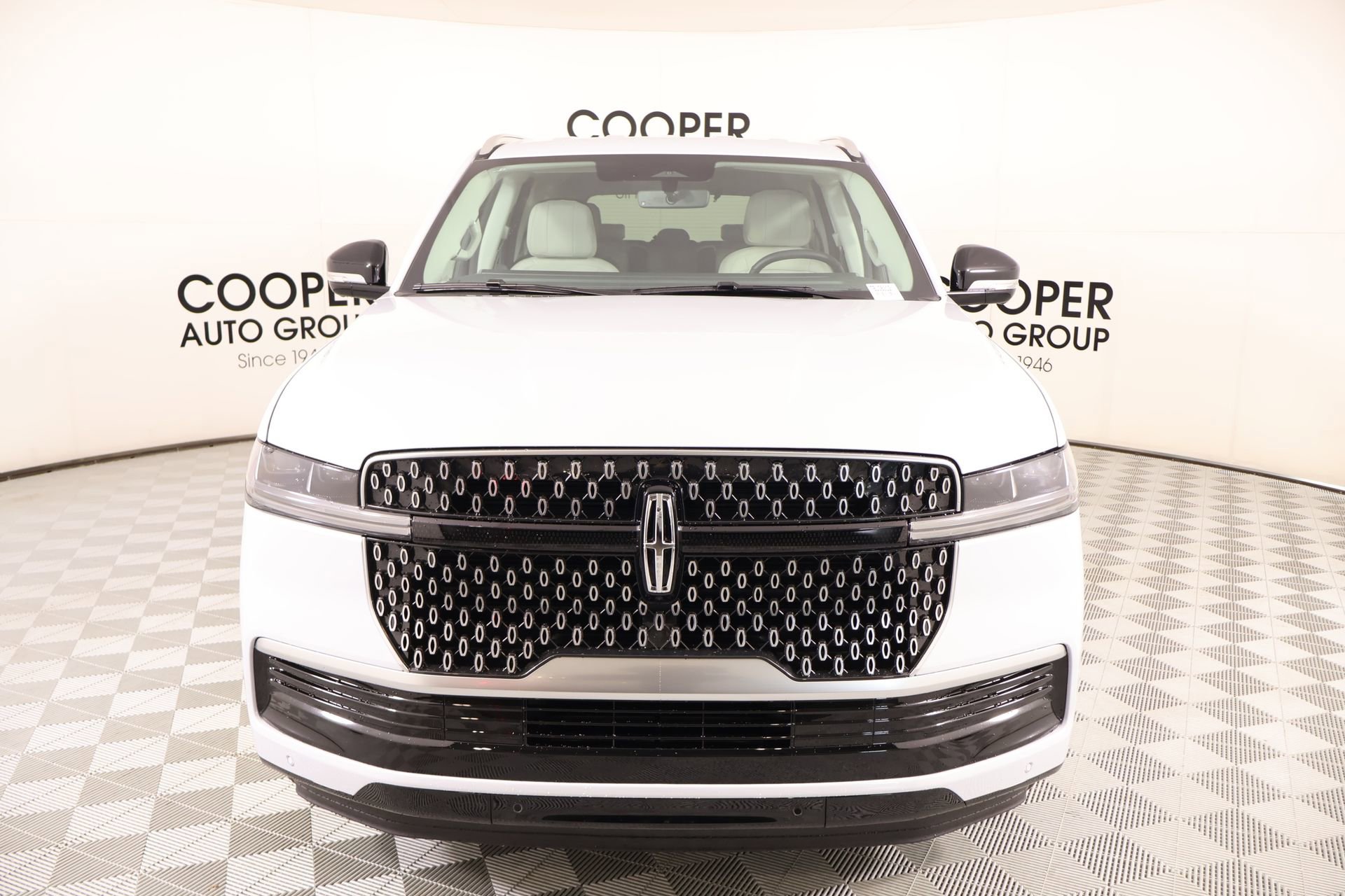 New 2026 Lincoln Navigator Premiere image 9
