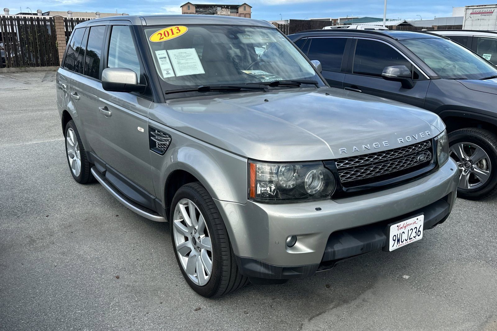 Used 2013 Land Rover Range Rover Sport HSE LUX w/ Luxury Interior Pkg image 2