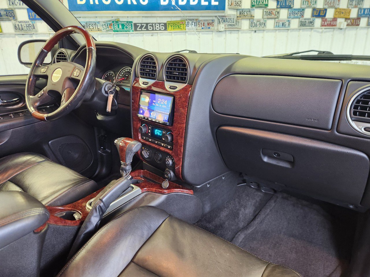 Used 2009 GMC Envoy Denali w/ Sun And 6-Disc Cd Package image 2