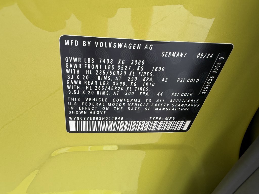 Used 2025 Volkswagen ID. Buzz 1st Edition image 44