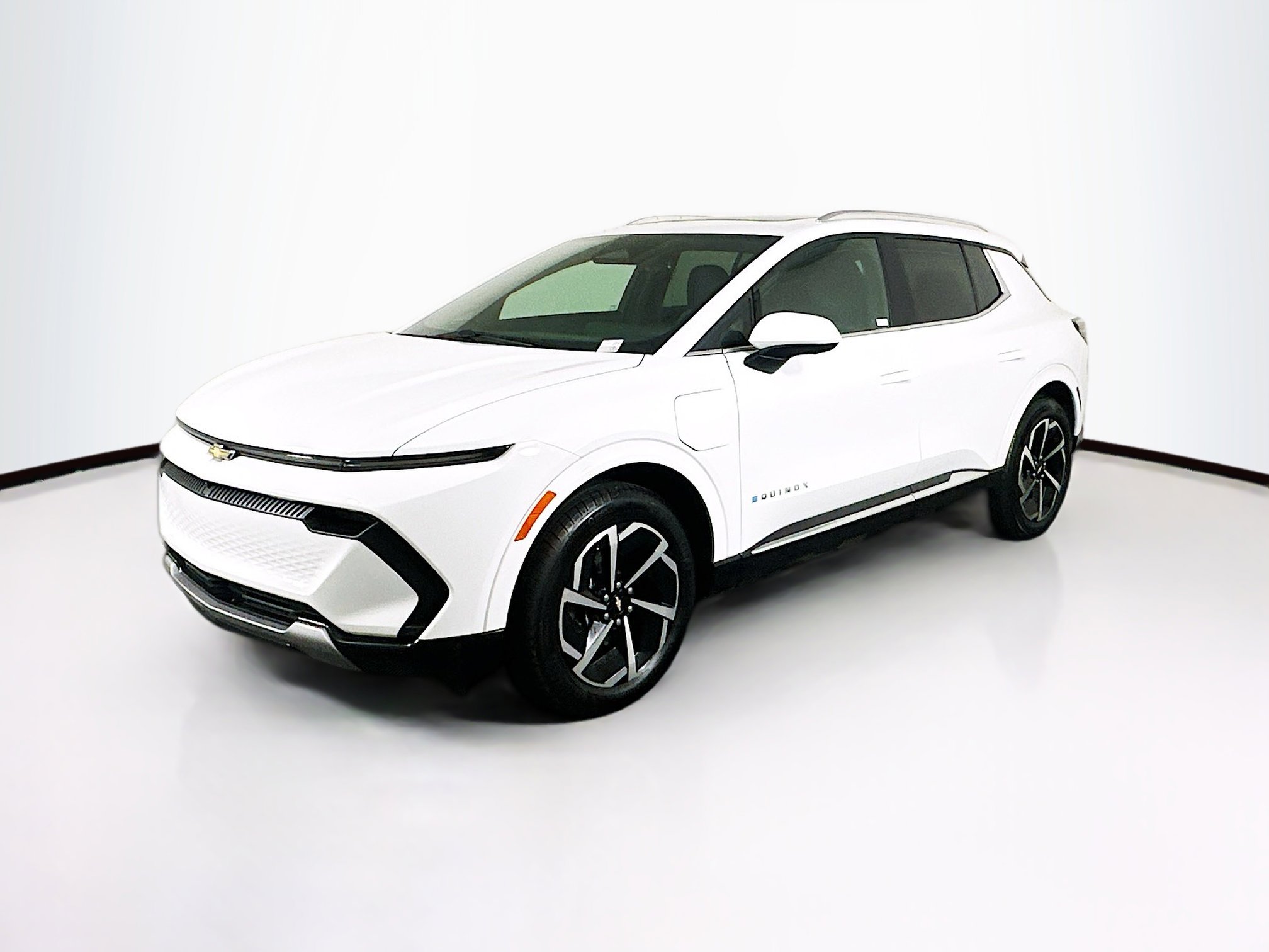 Used 2024 Chevrolet Equinox EV LT FWD image 3
