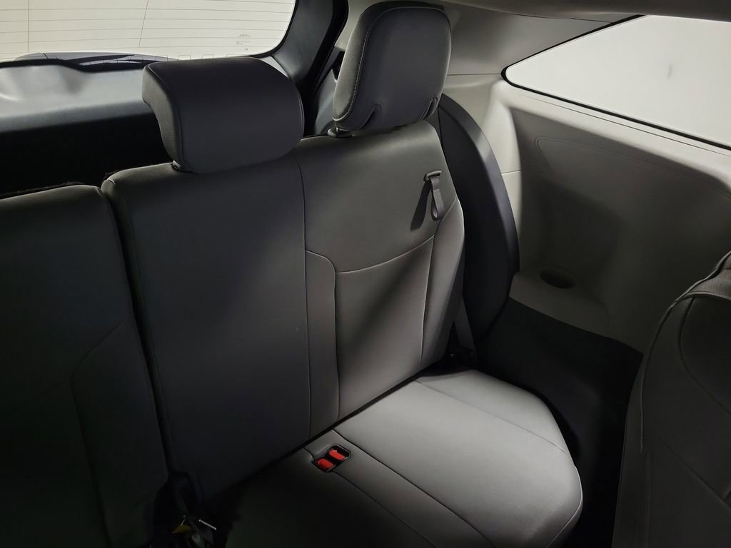 Used 2024 Toyota Sienna XLE AWD/4WD image 25
