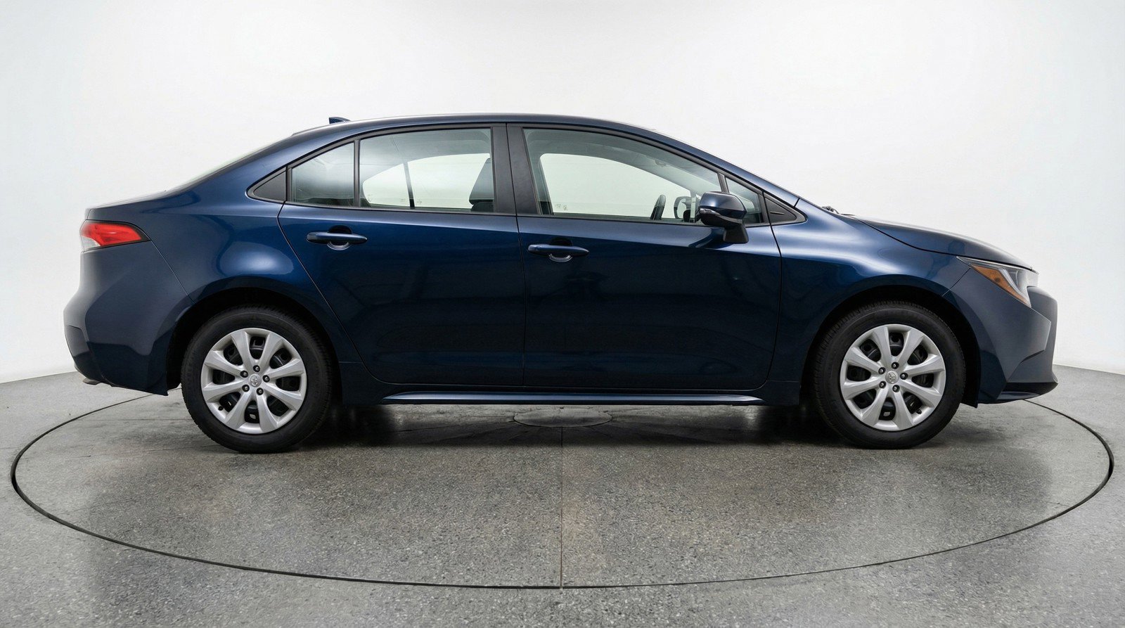 Used 2025 Toyota Corolla LE image 11