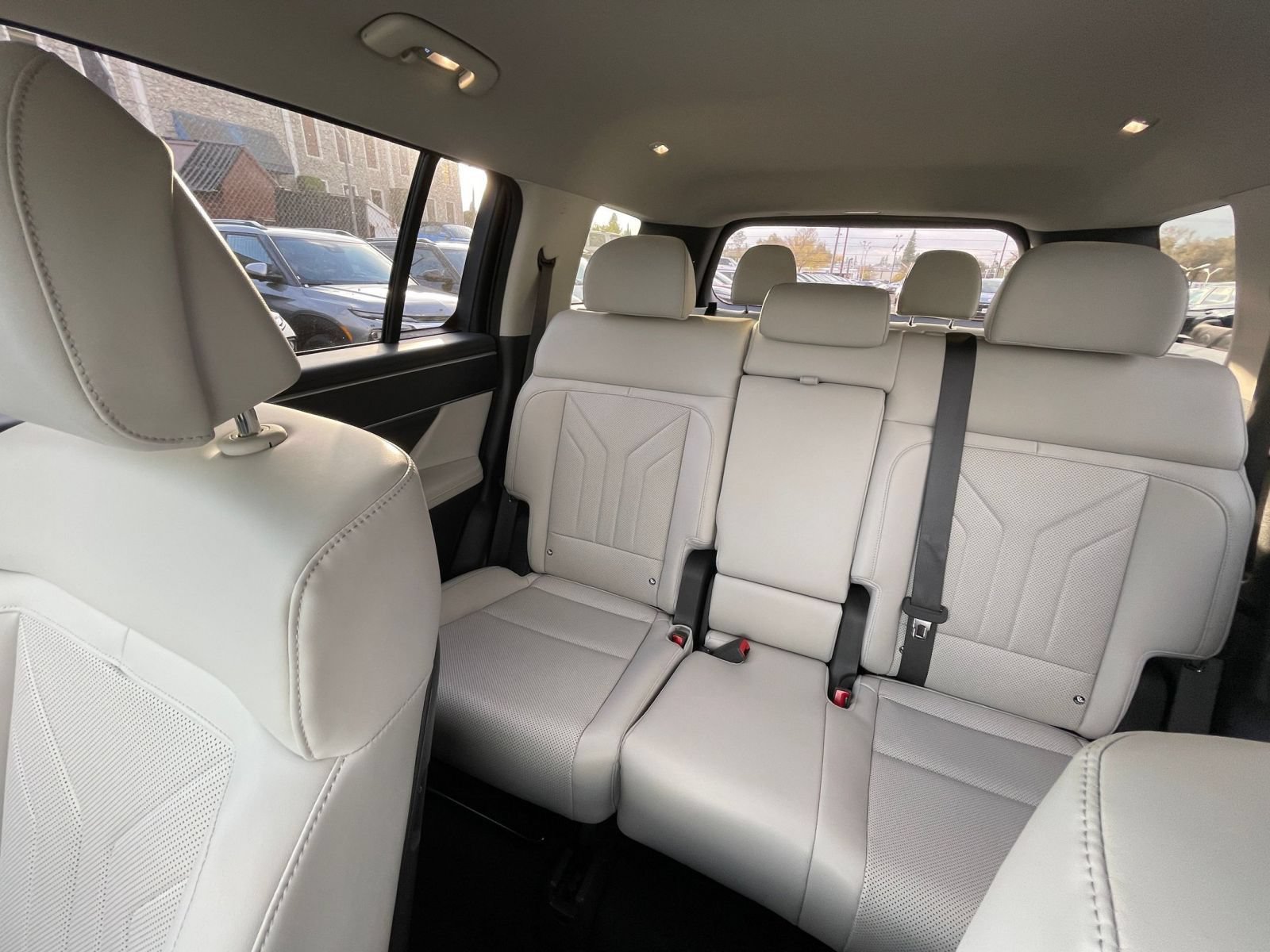Used 2025 Hyundai Santa Fe SEL FWD image 78