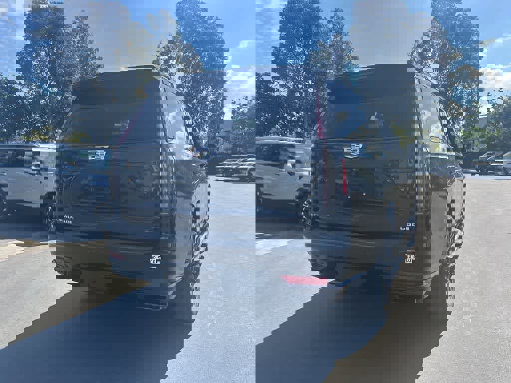 Used 2023 Cadillac Escalade Sport AWD/4WD image 3