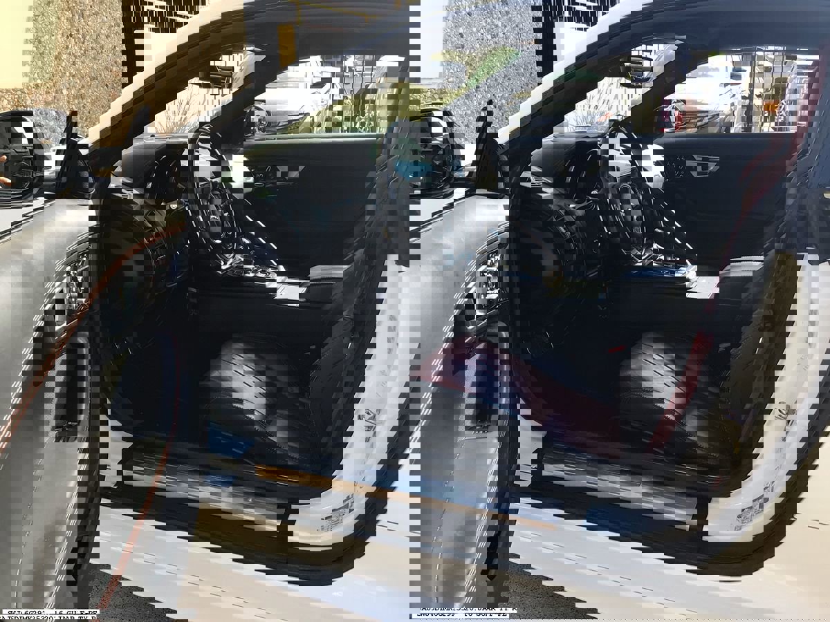 Used 2016 Jaguar F-TYPE R image 12