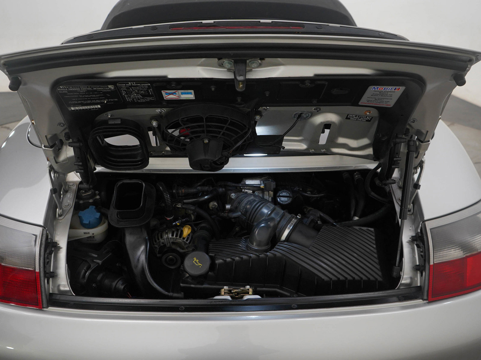 Used 2003 Porsche 911 Carrera RWD image 27