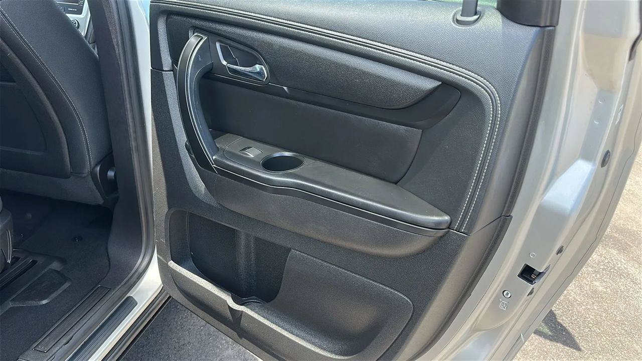 Used 2014 GMC Acadia SLE FWD image 25