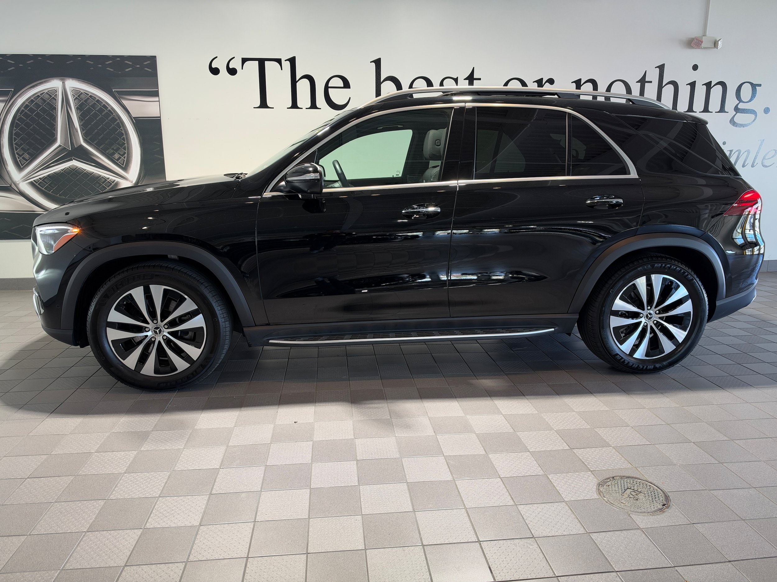 Used 2024 Mercedes-Benz GLE 350 4MATIC image 7