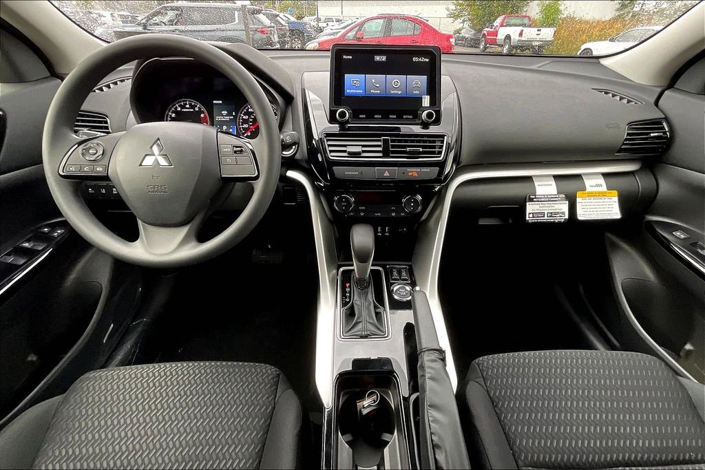 New 2026 Mitsubishi Eclipse Cross LE image 5
