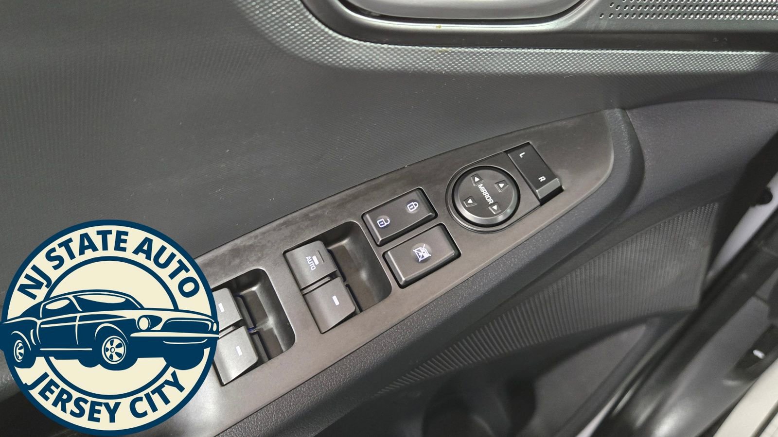 Used 2021 Hyundai Ioniq SE FWD image 21