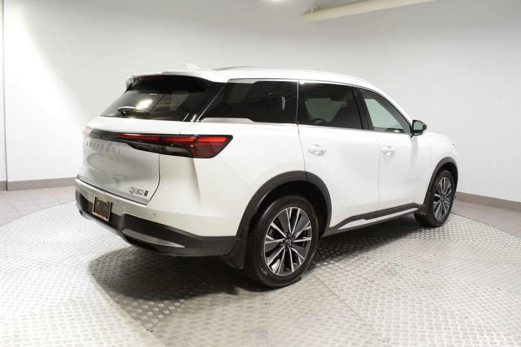 Certified 2026 INFINITI QX60 Luxe w/ Cargo Package AWD/4WD image 6