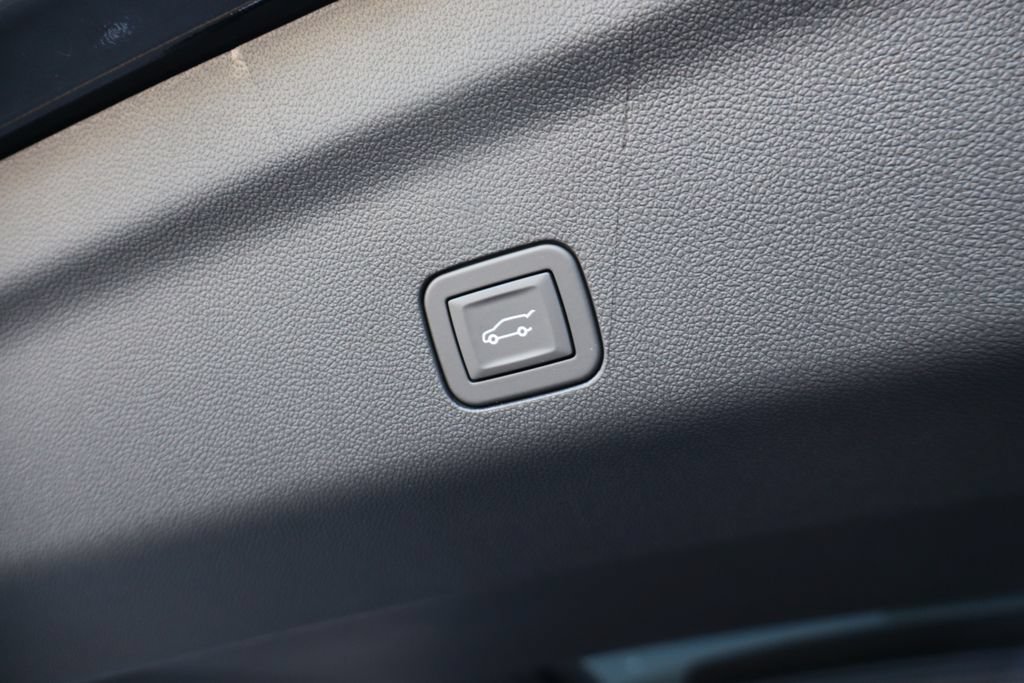 New 2026 Chevrolet Tahoe High Country AWD/4WD image 46