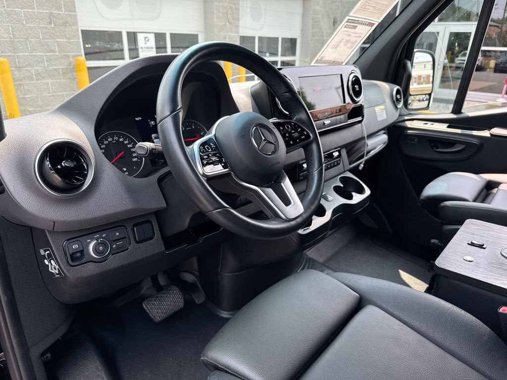 Used 2022 Mercedes-Benz Sprinter 2500 image 9