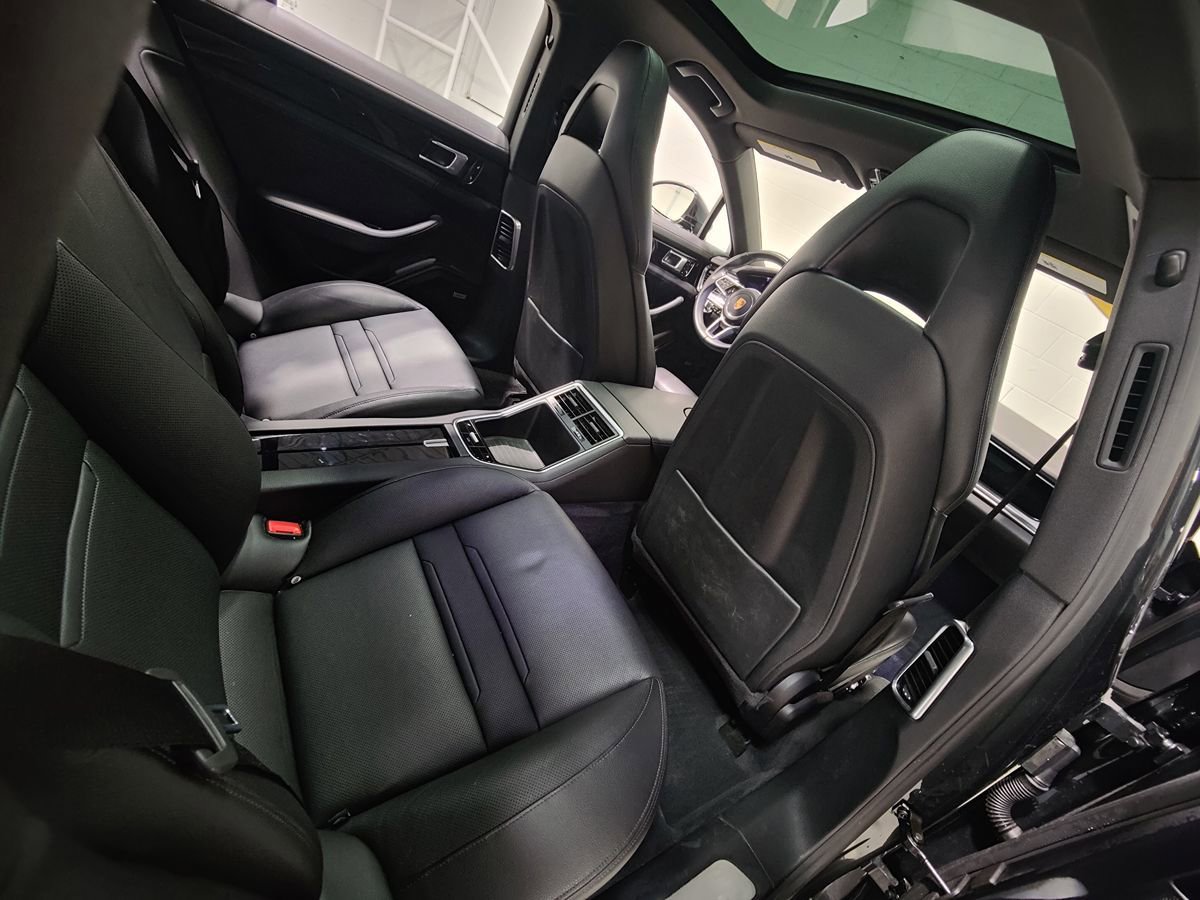 Used 2018 Porsche Panamera 4S image 19