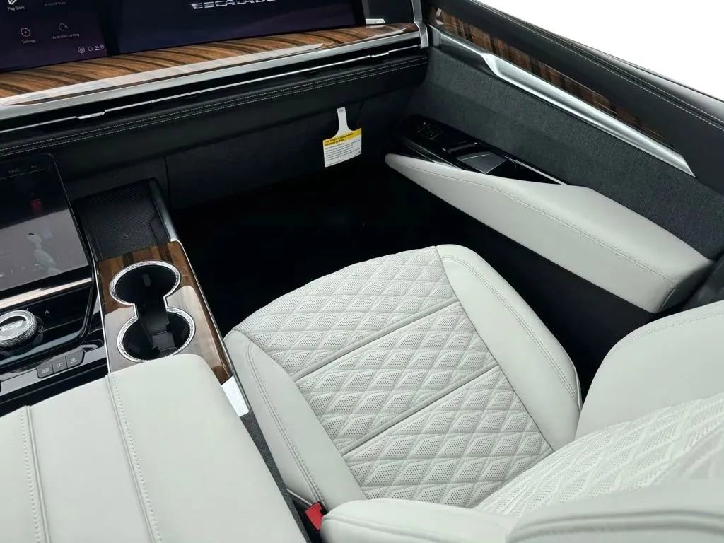 New 2026 Cadillac Escalade ESV Platinum Sport w/ LPO, ONYX Package image 22