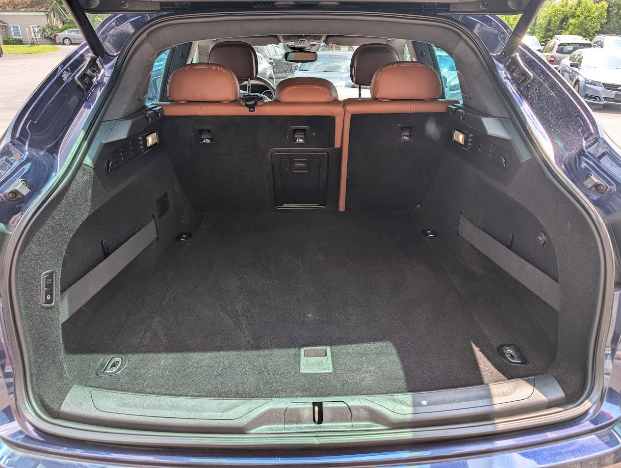 Used 2019 Maserati Levante image 13