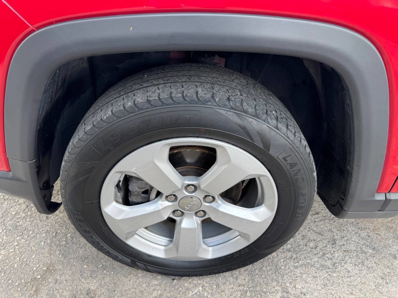 Used 2018 Jeep Compass Latitude image 20