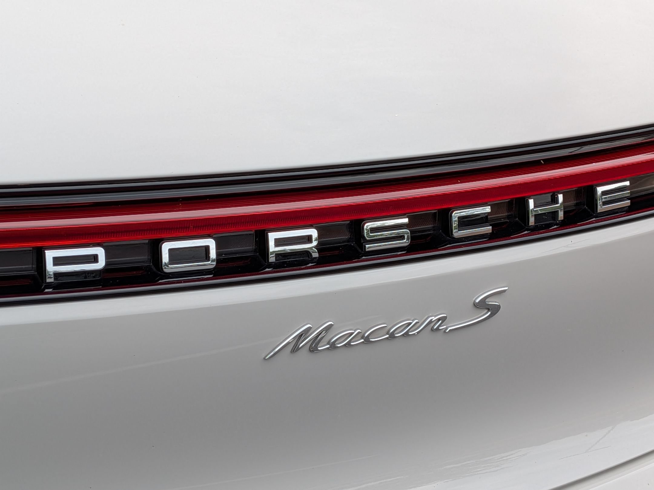Certified 2025 Porsche Macan S AWD/4WD image 29