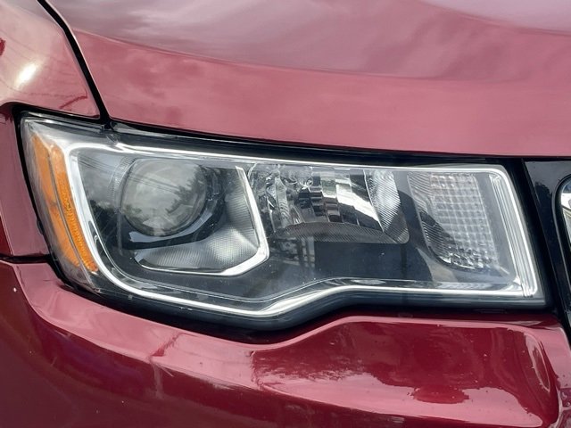 Used 2017 Jeep Grand Cherokee Limited image 18